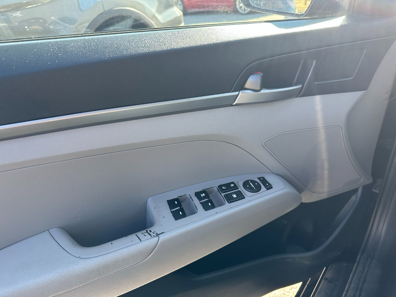 Hyundai Elantra SE 6AT 2018 Hyundai Elantra SE 6AT 2018