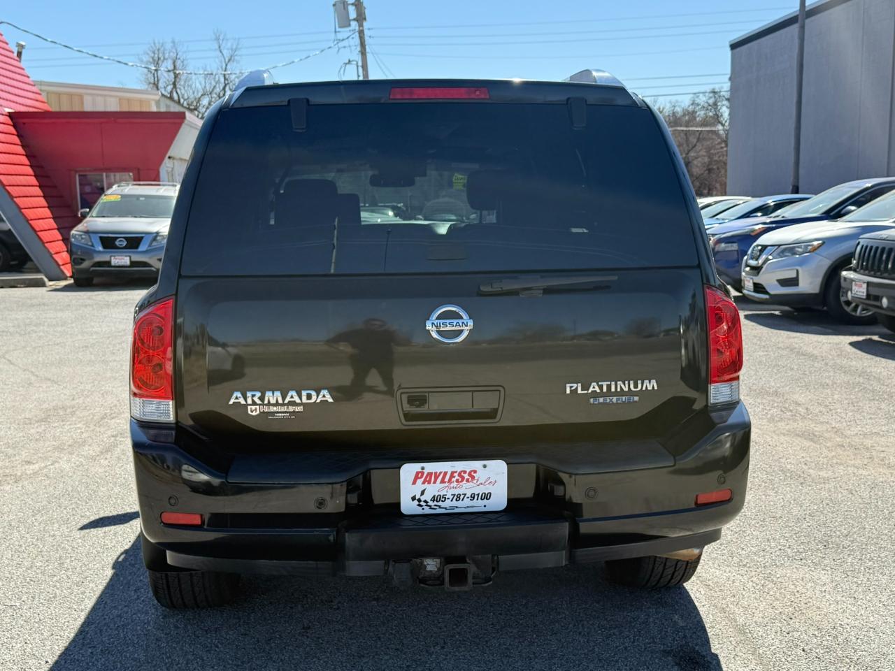 Nissan Armada Platinum 2WD 2011