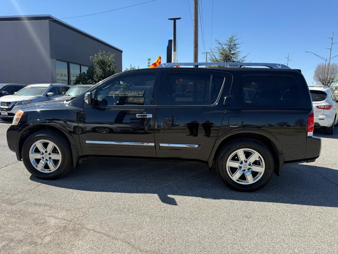 Nissan Armada Platinum 2WD 2011