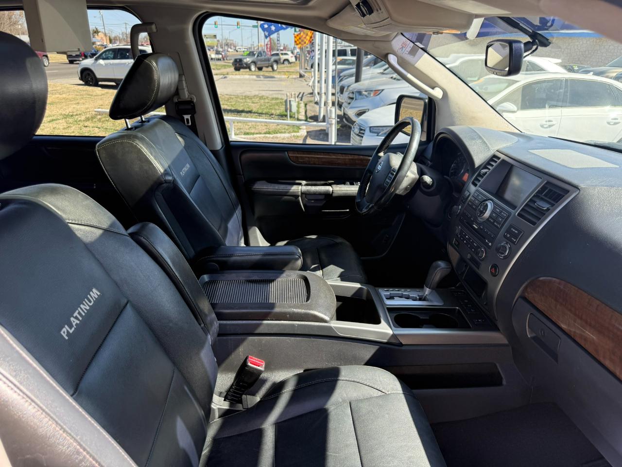 Nissan Armada Platinum 2WD 2011