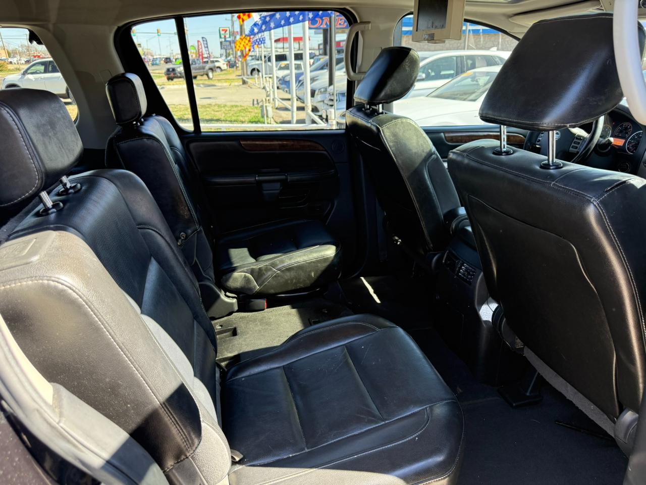 Nissan Armada Platinum 2WD 2011