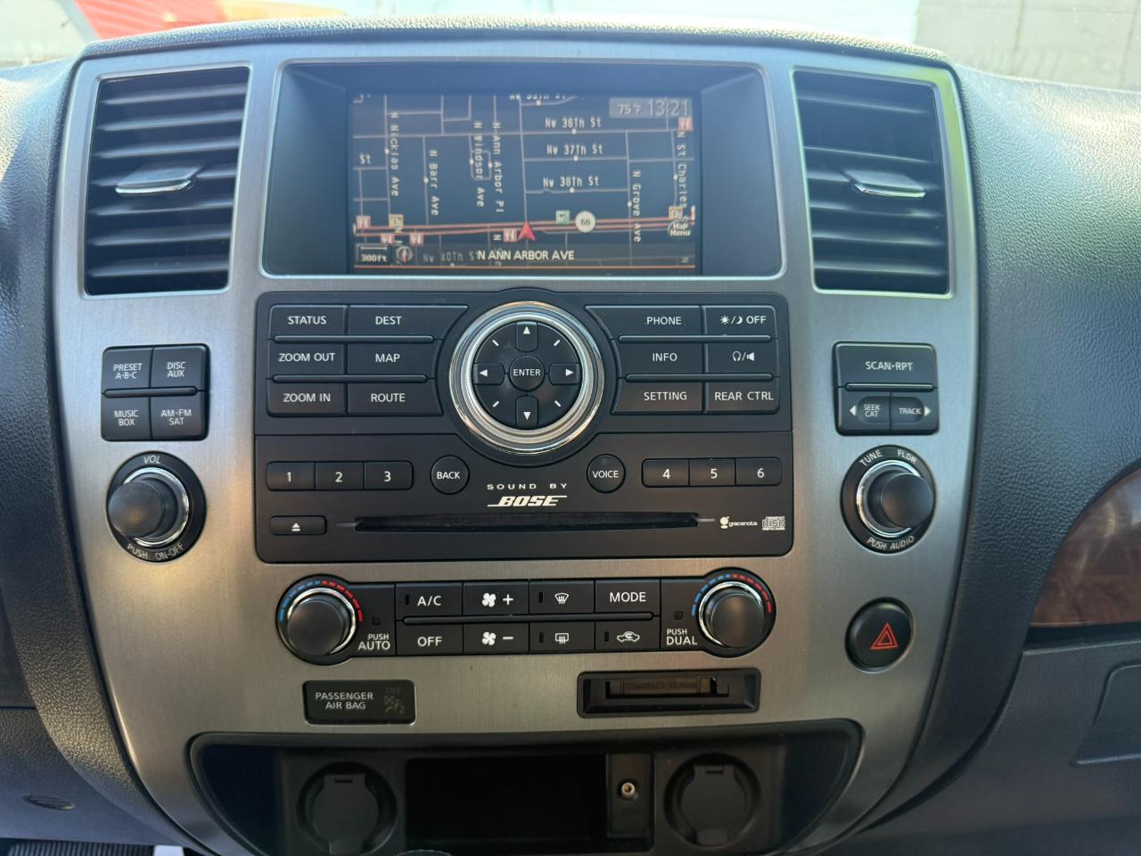 Nissan Armada Platinum 2WD 2011