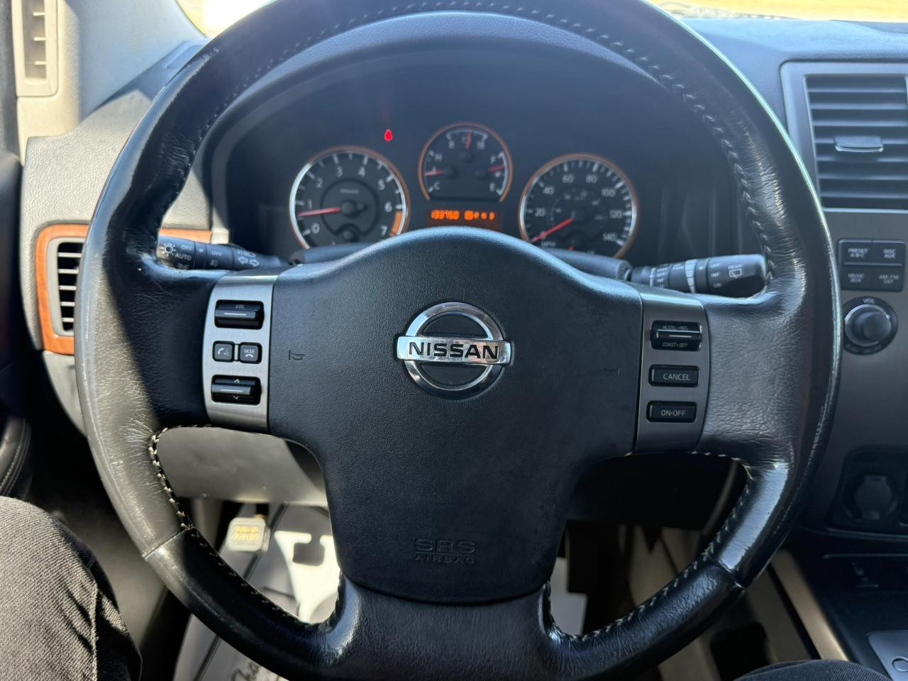 Nissan Armada Platinum 2WD 2011