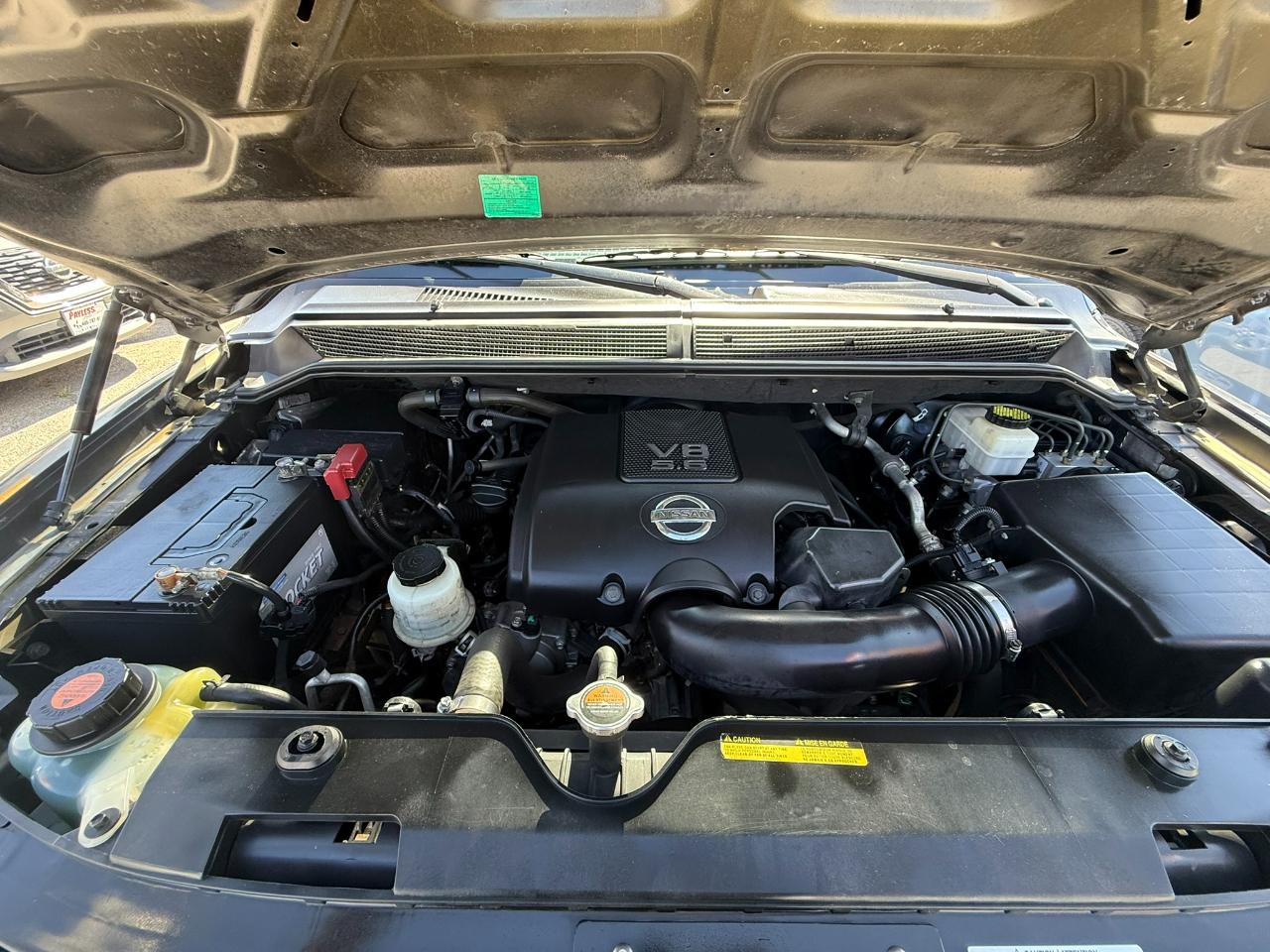 Nissan Armada Platinum 2WD 2011