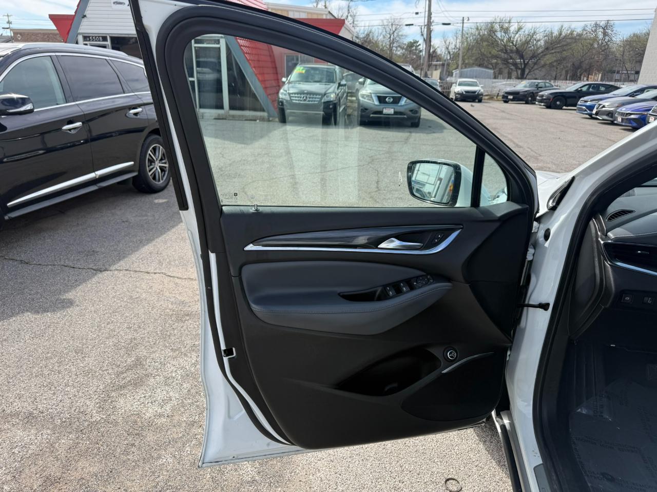 Buick Enclave Essence FWD 2023