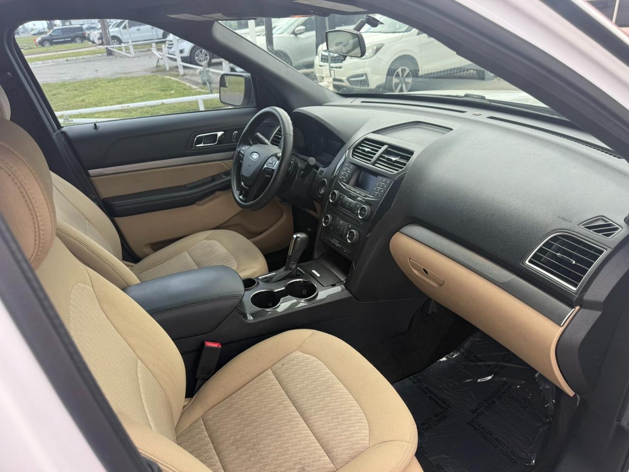 Ford Explorer Base FWD 2017