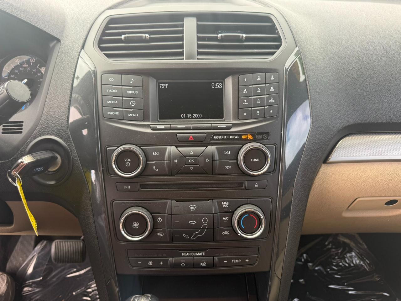 Ford Explorer Base FWD 2017