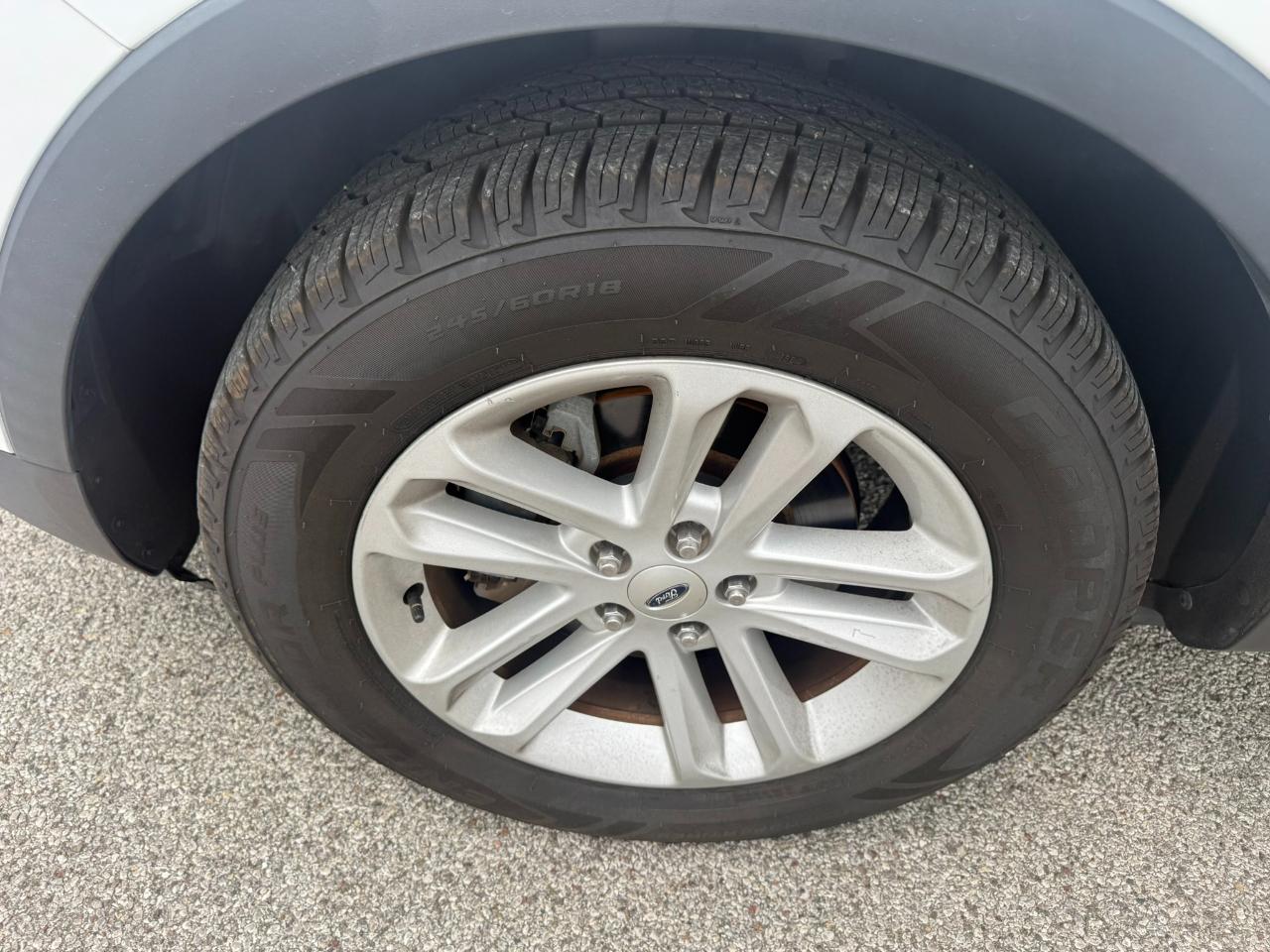 Ford Explorer Base FWD 2017