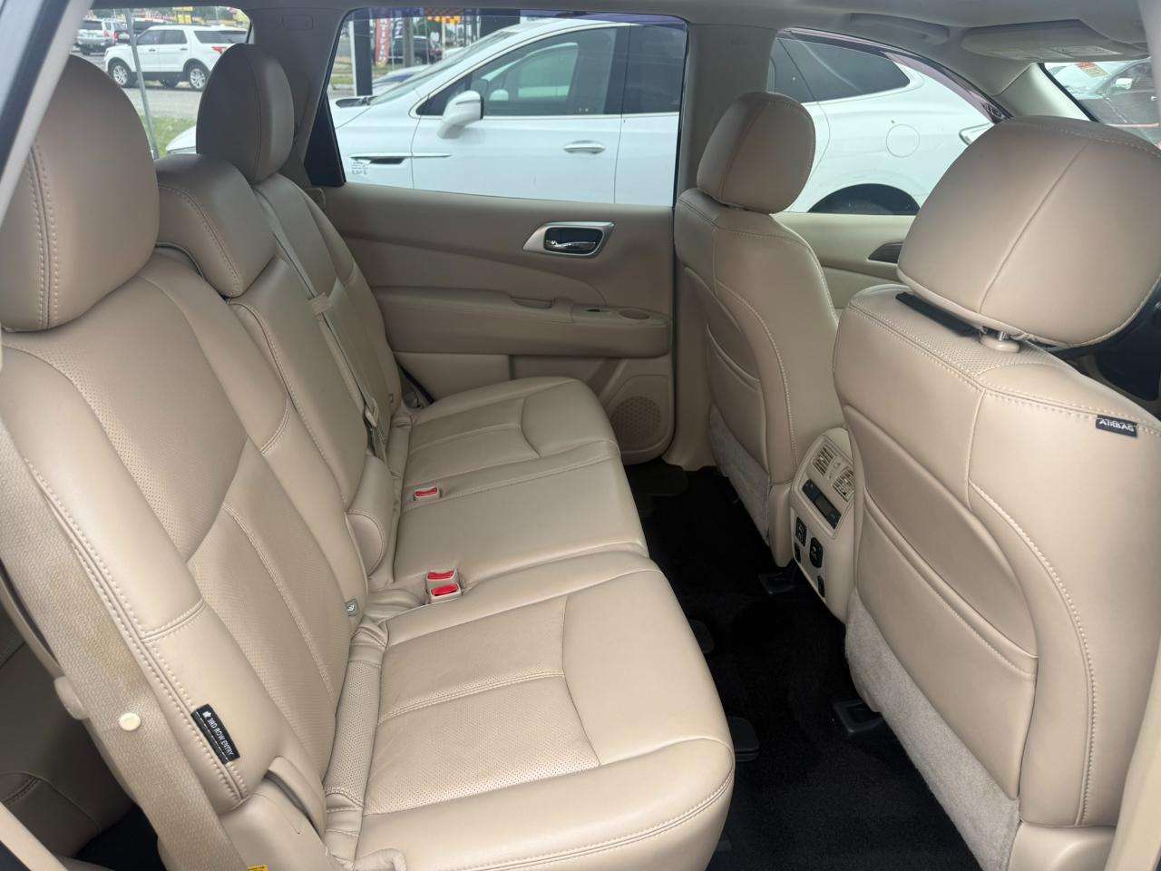 Nissan Pathfinder Platinum 2WD 2018
