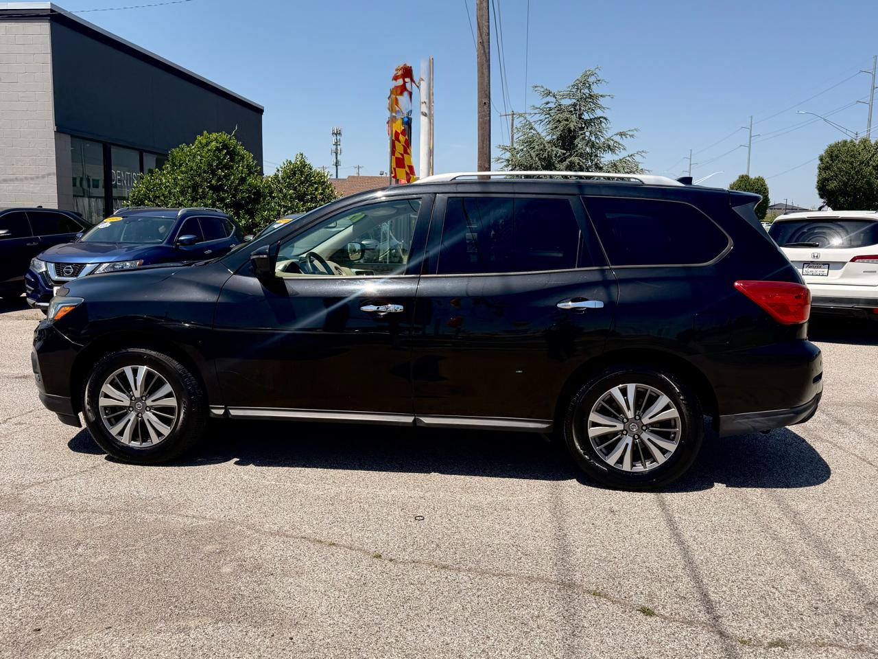 Nissan Pathfinder SL 2WD 2019