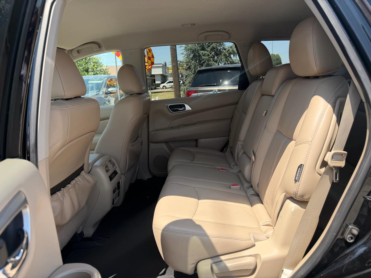 Nissan Pathfinder SL 2WD 2019
