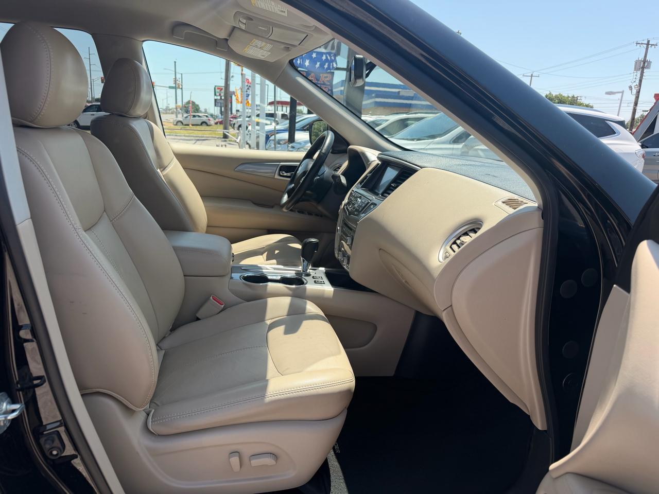 Nissan Pathfinder SL 2WD 2019