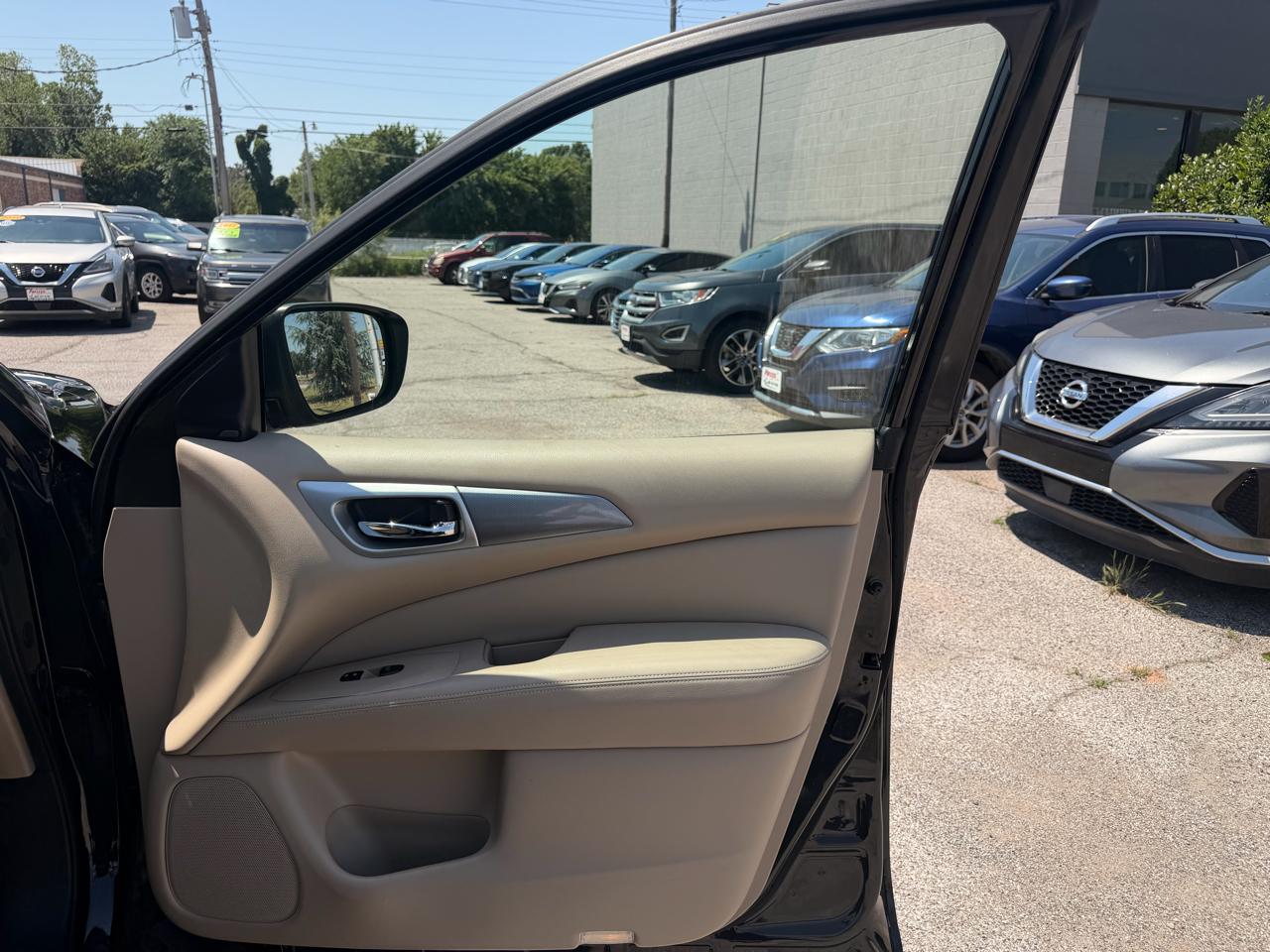Nissan Pathfinder SL 2WD 2019