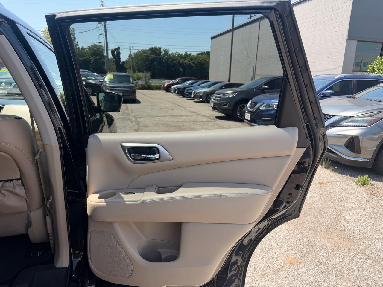Nissan Pathfinder SL 2WD 2019