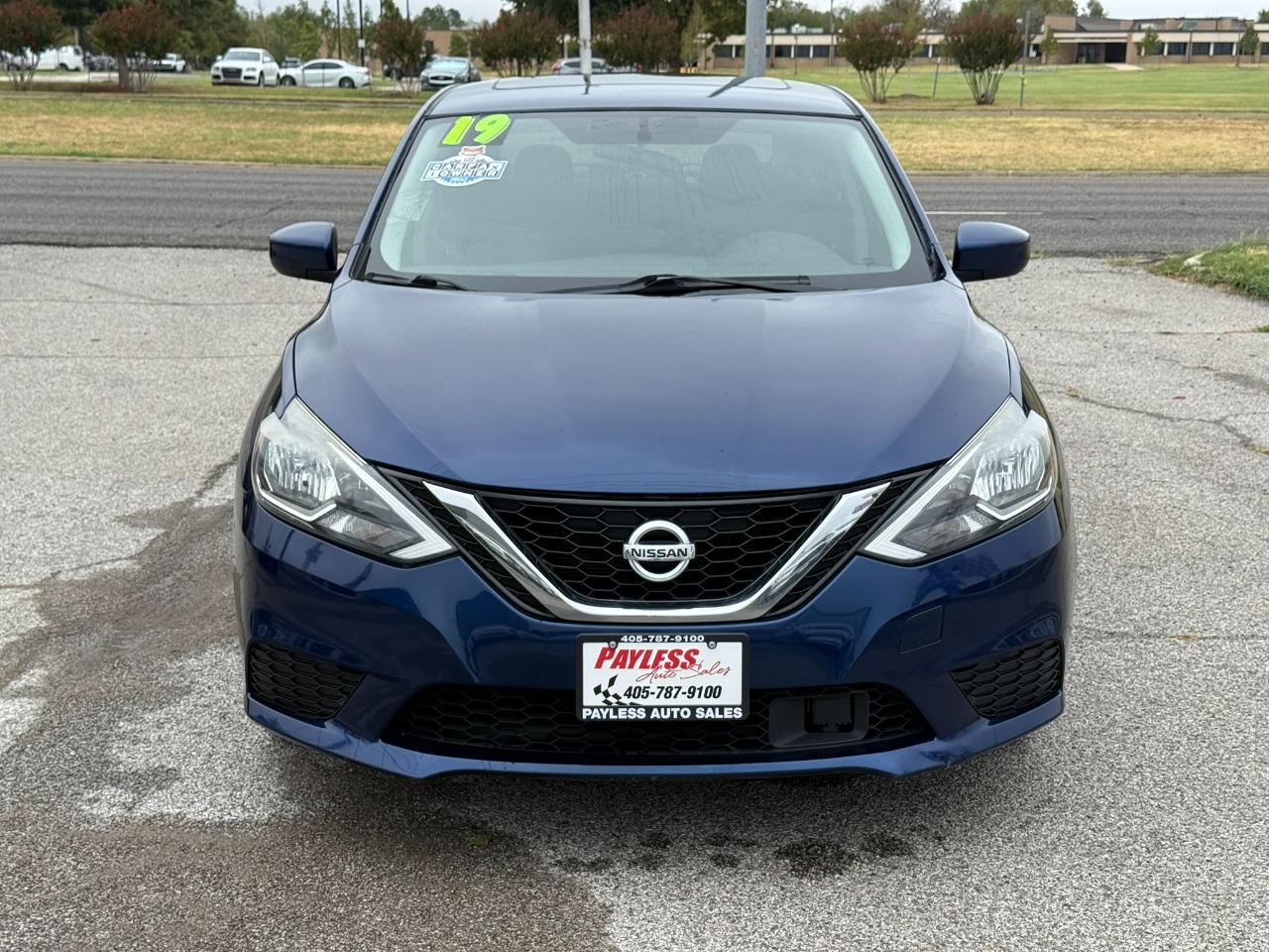 Nissan Sentra photo 2