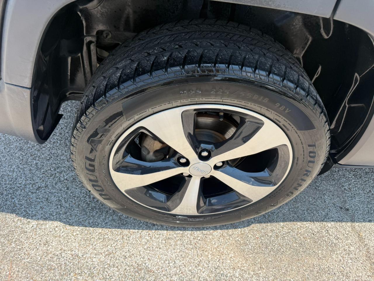 Jeep Cherokee Limited FWD 2020