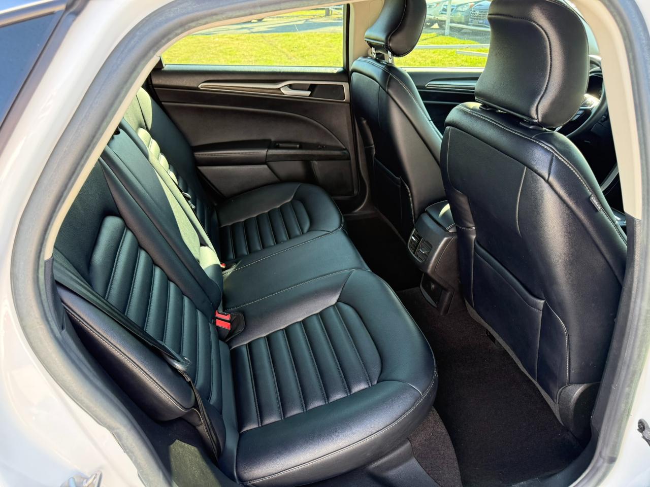 Ford Fusion photo 13