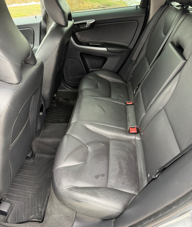 Volvo XC60 AWD 4dr T6 Drive-E 2016