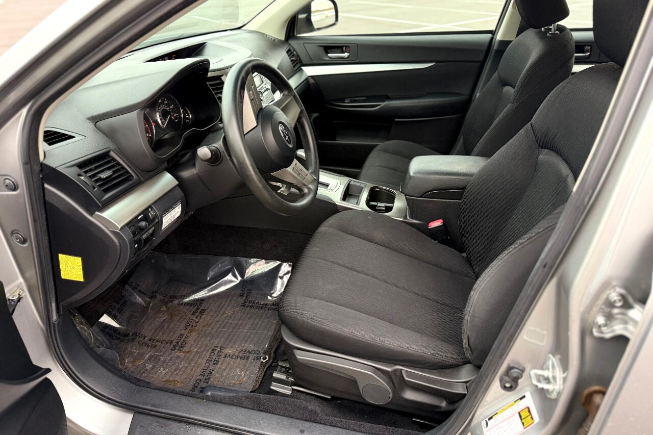 Subaru Legacy 4dr Sdn H4 Auto 2.5i 2010