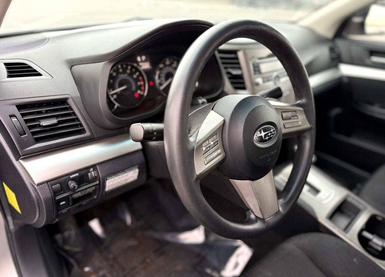 Subaru Legacy 4dr Sdn H4 Auto 2.5i 2010