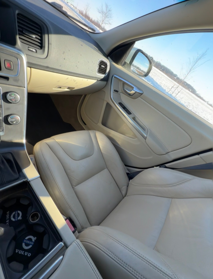 Volvo S60 4dr Sdn T5 Drive-E Premier Plus FWD 2014