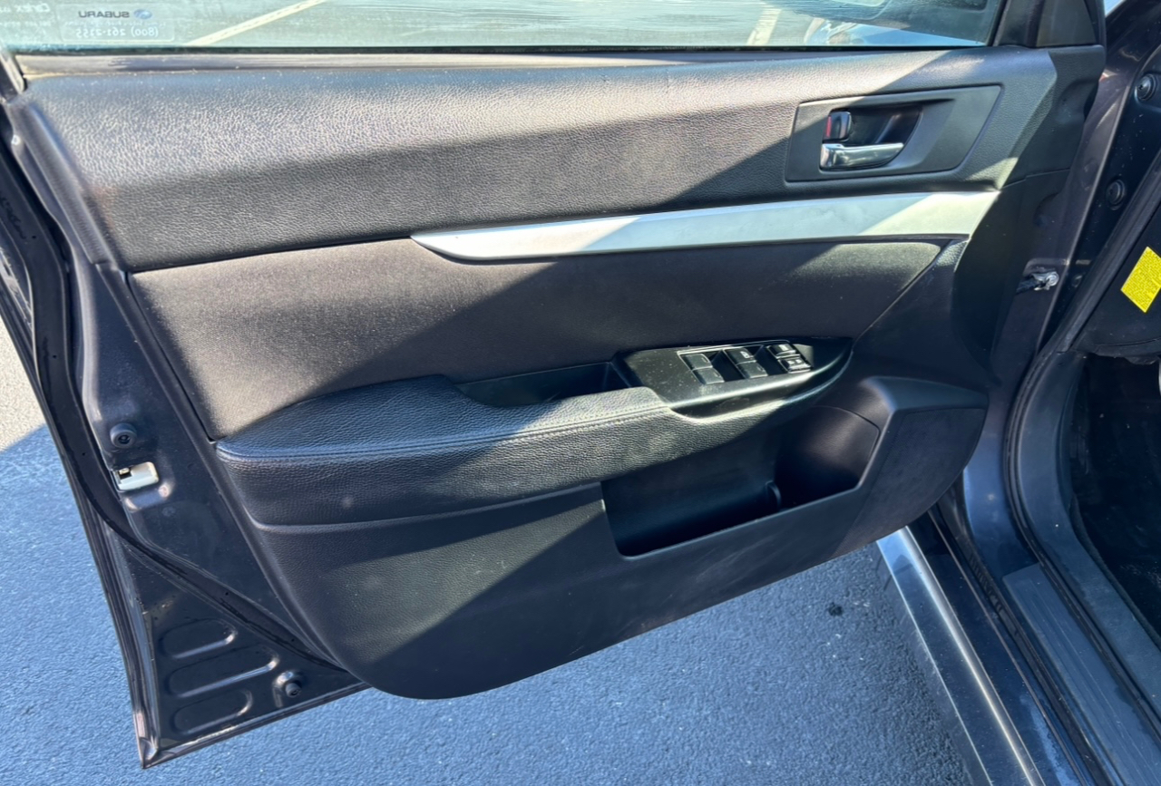 Subaru Legacy 4dr Sdn H4 Man 2.5i Prem AWP/Pwr Moon 2011