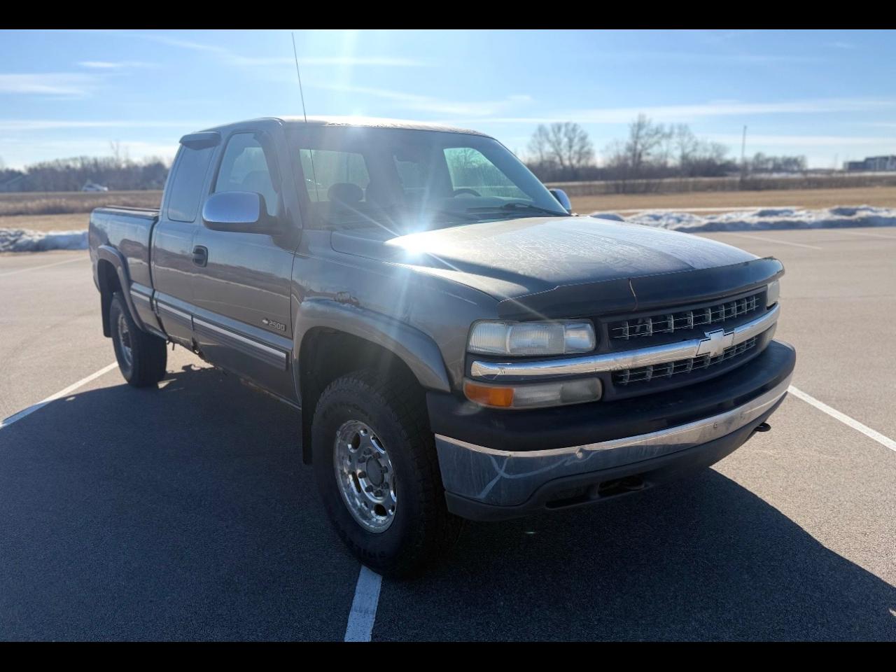 2000 Chevrolet Silverado 2500 HD 4dr Ext Cab 143.5" WB C6P 4WD LS
