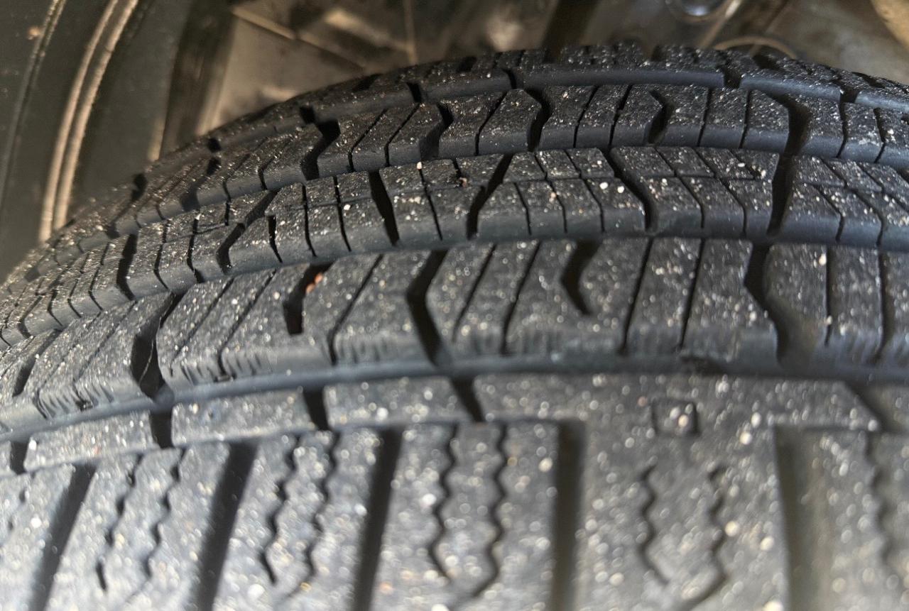 Chevrolet Silverado 2500 HD 4dr Ext Cab 143.5" WB C6P 4WD LS 2000