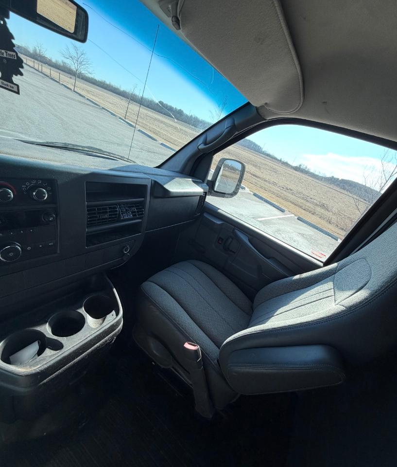 Chevrolet Express Cargo Van RWD 3500 135" 2011