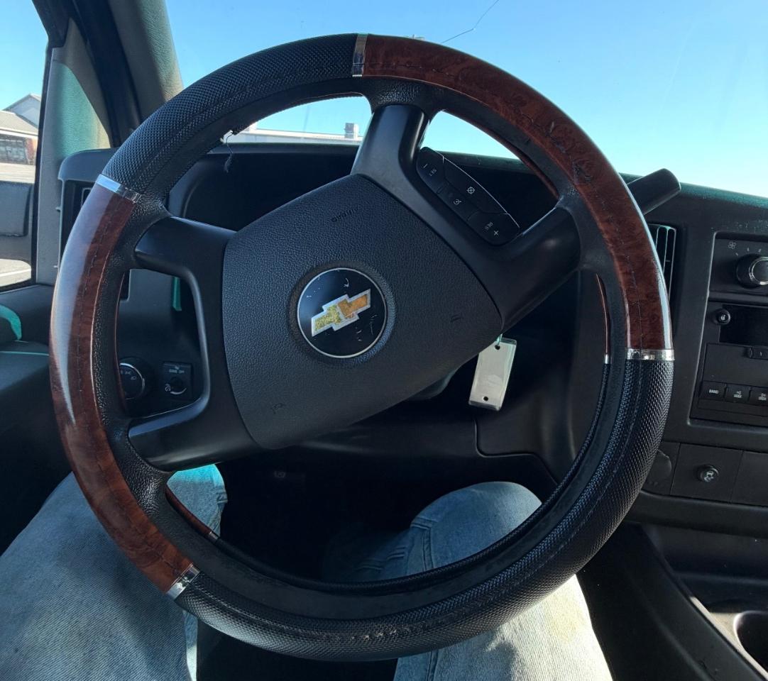 Chevrolet Express Cargo Van RWD 3500 135" 2011