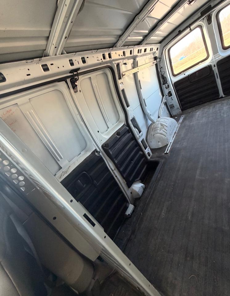 Chevrolet Express Cargo Van RWD 3500 135" 2011