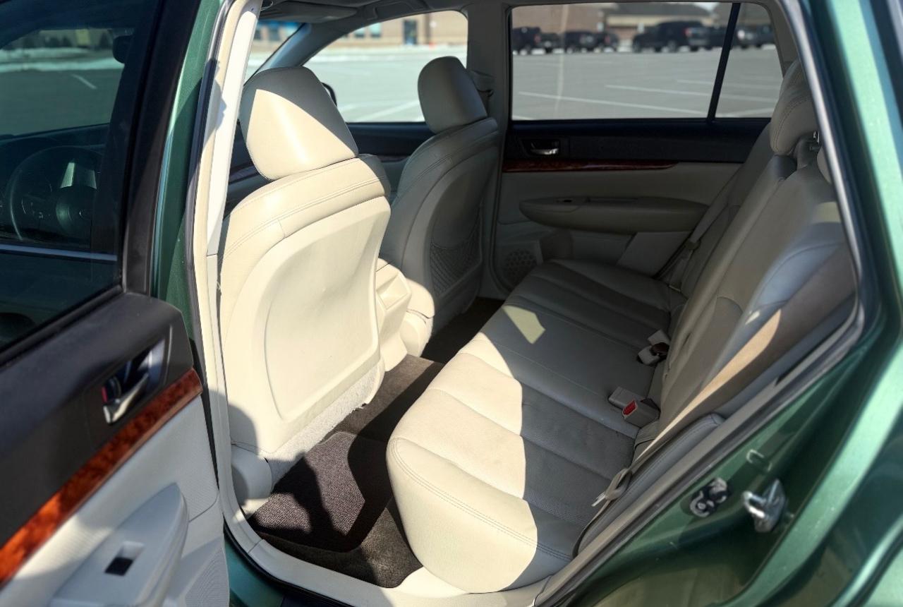 Subaru Outback 4dr Wgn H4 Auto 2.5i Limited 2013