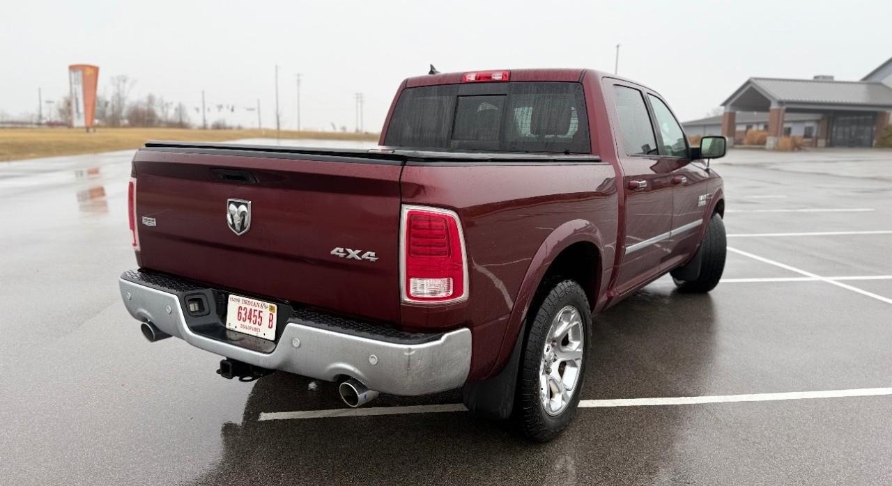 RAM 1500 4WD Crew Cab 140.5" Laramie 2016