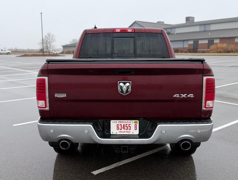 RAM 1500 4WD Crew Cab 140.5" Laramie 2016
