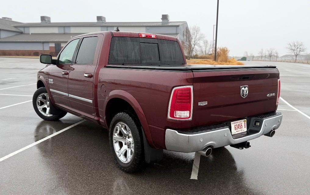RAM 1500 4WD Crew Cab 140.5" Laramie 2016