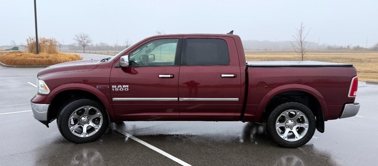 RAM 1500 4WD Crew Cab 140.5" Laramie 2016
