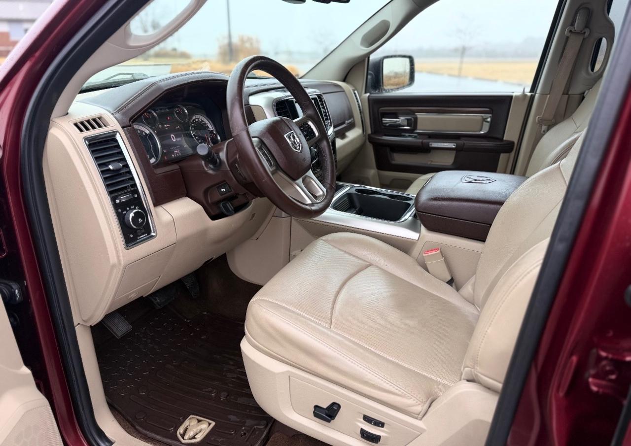 RAM 1500 4WD Crew Cab 140.5" Laramie 2016