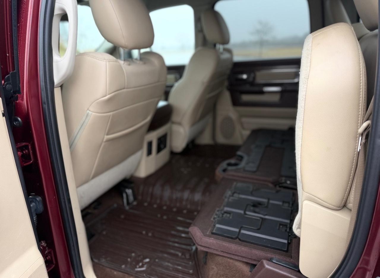 RAM 1500 4WD Crew Cab 140.5" Laramie 2016