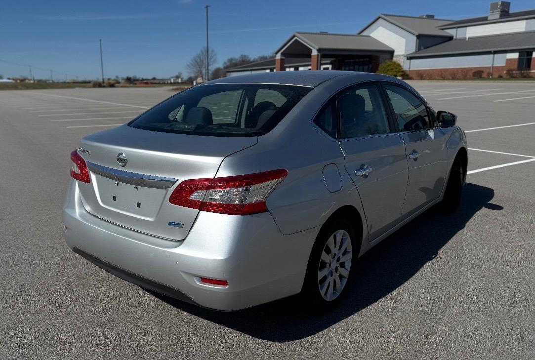 Nissan Sentra 4dr Sdn I4 CVT S 2014