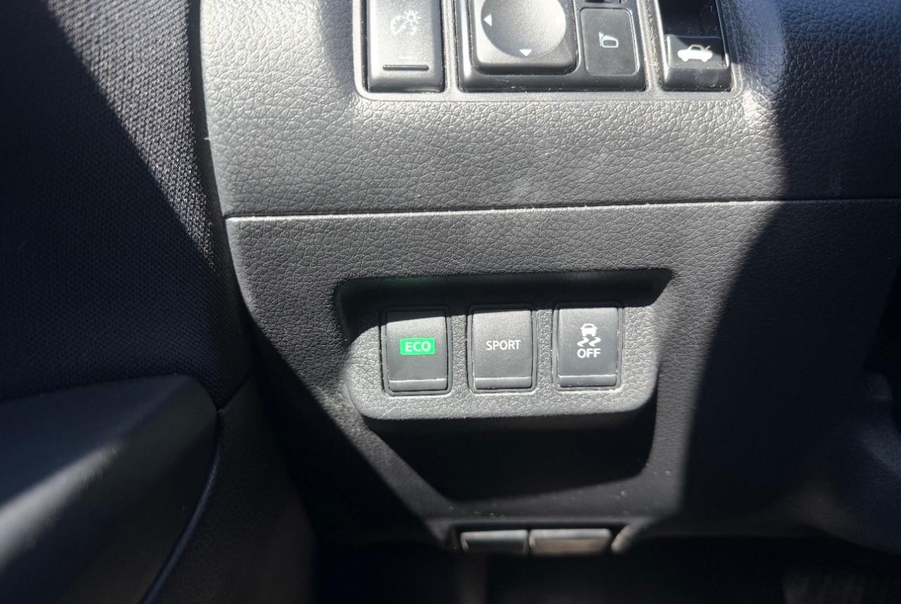 Nissan Sentra 4dr Sdn I4 CVT S 2014