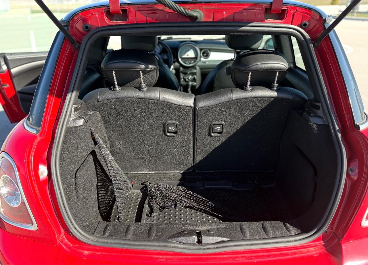 MINI Cooper Hardtop 2dr Cpe 2012