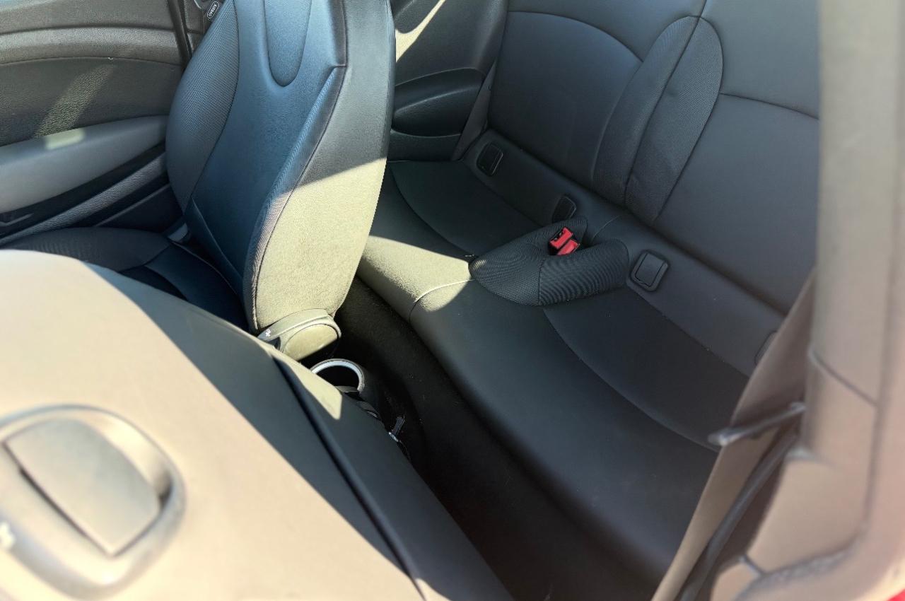 MINI Cooper Hardtop 2dr Cpe 2012