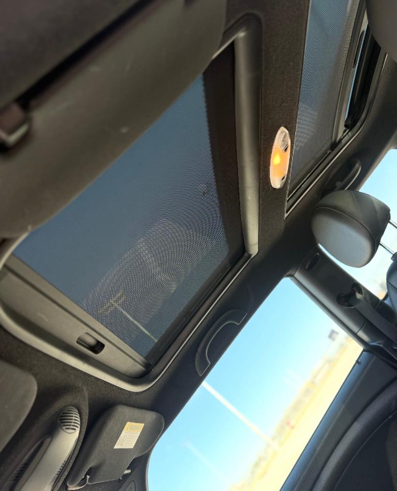 MINI Cooper Hardtop 2dr Cpe 2012