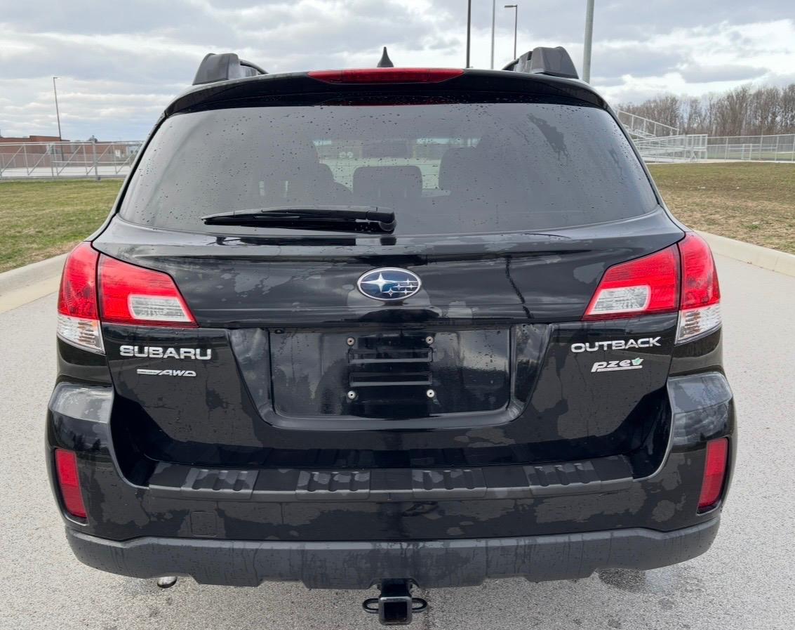 Subaru Outback 4dr Wgn H4 Auto 2.5i Limited 2013