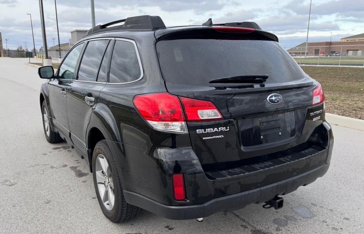 Subaru Outback 4dr Wgn H4 Auto 2.5i Limited 2013