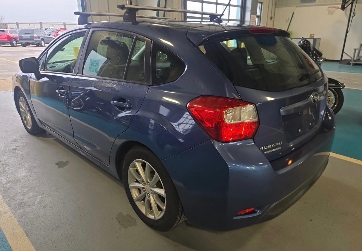 Subaru Impreza Wagon 5dr Auto 2.0i Premium 2012