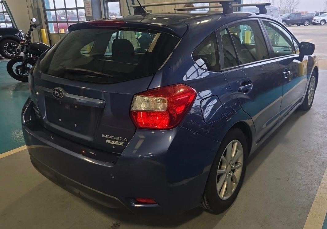 Subaru Impreza Wagon 5dr Auto 2.0i Premium 2012