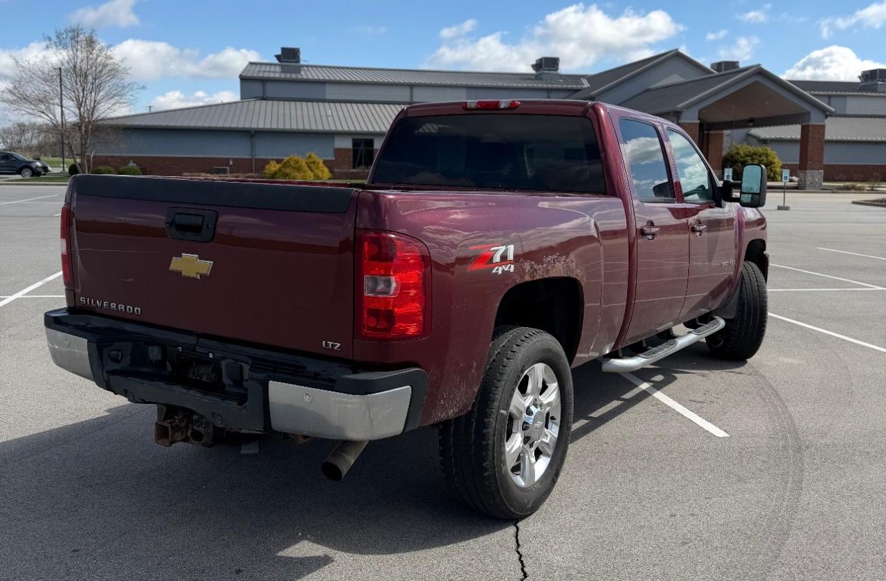 Chevrolet Silverado 3500HD 4WD Crew Cab 153.7" SRW LTZ 2013