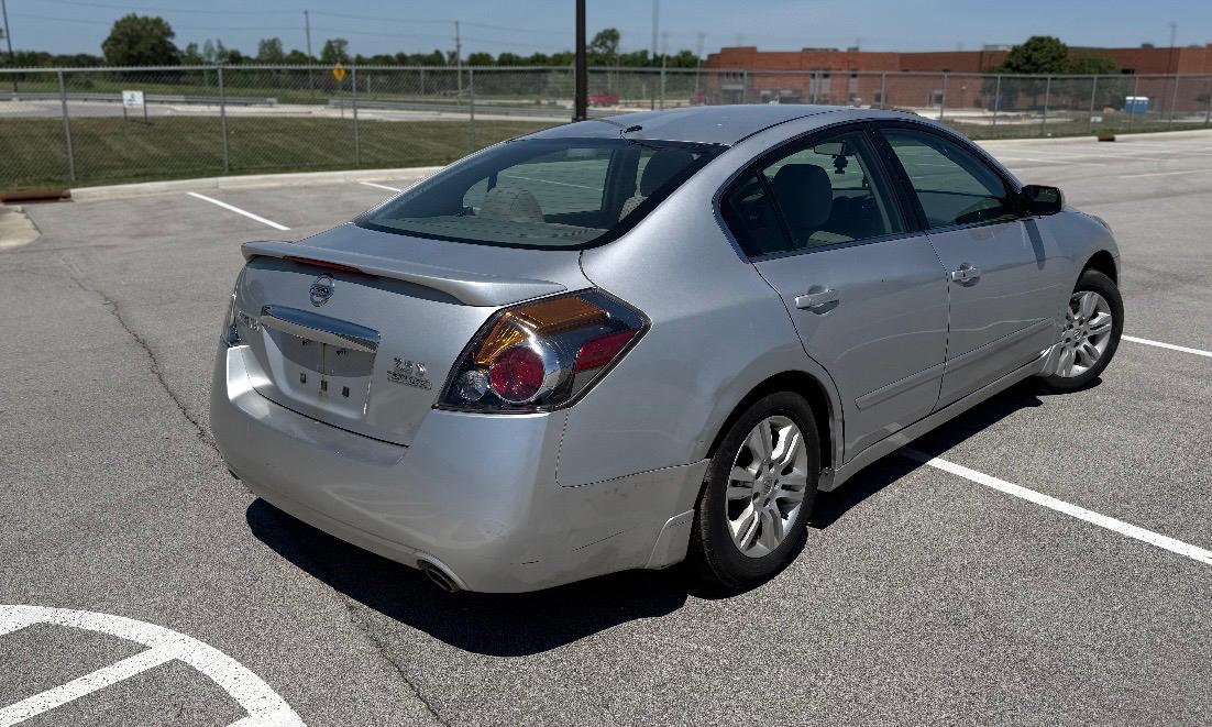 Nissan Altima 4dr Sdn I4 CVT 2.5 S 2012