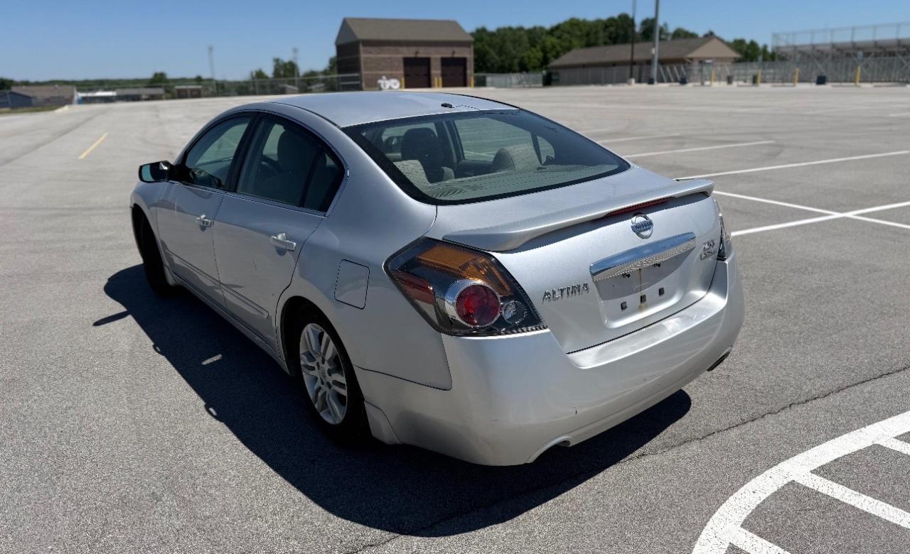 Nissan Altima 4dr Sdn I4 CVT 2.5 S 2012